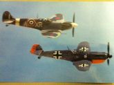 Cartão Postal - Spitfire Vb AB910/XR-A & 'Me-109'